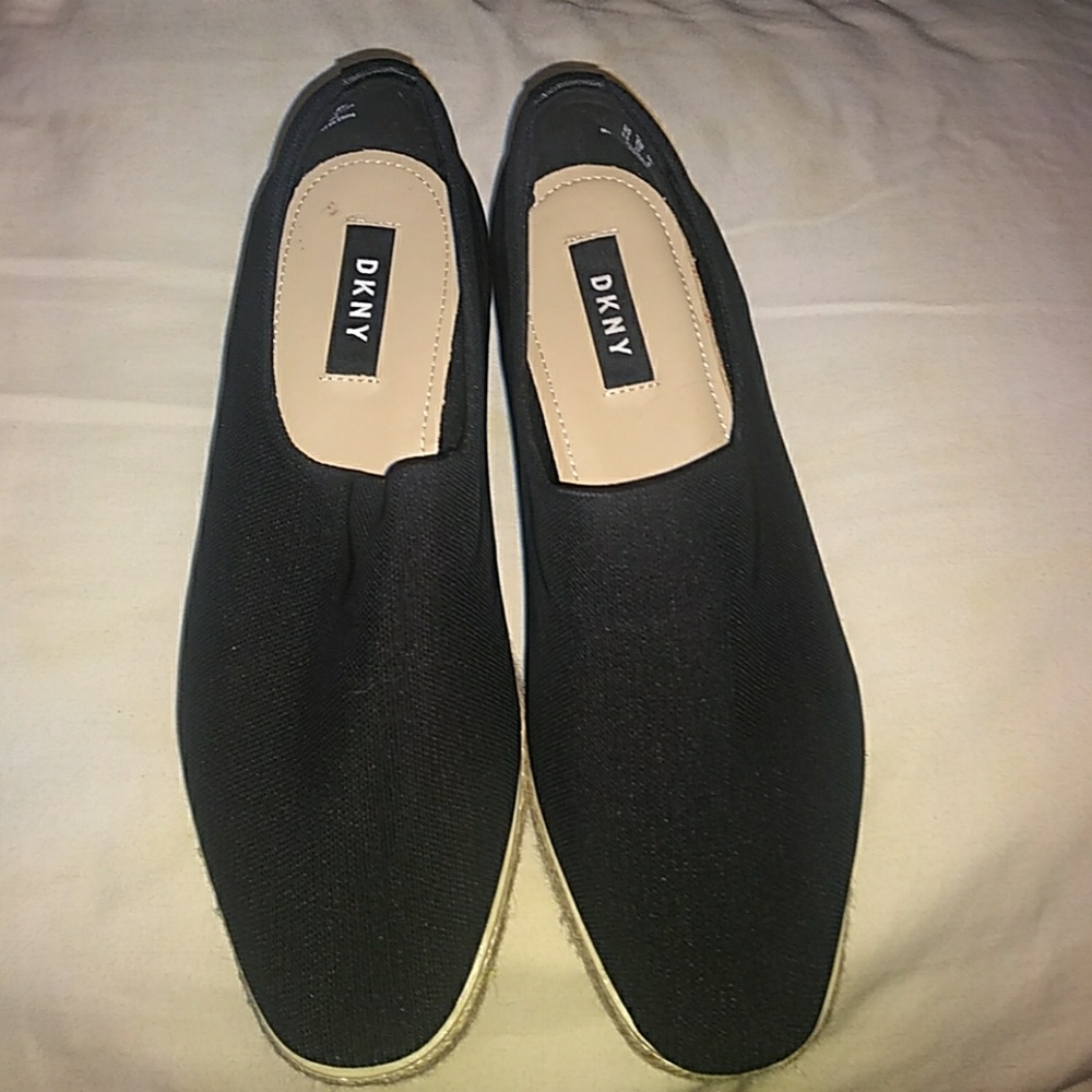 DKNY Lior-Platform Slip